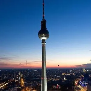  Daire Romantic Style Alexanderplatz Almanya